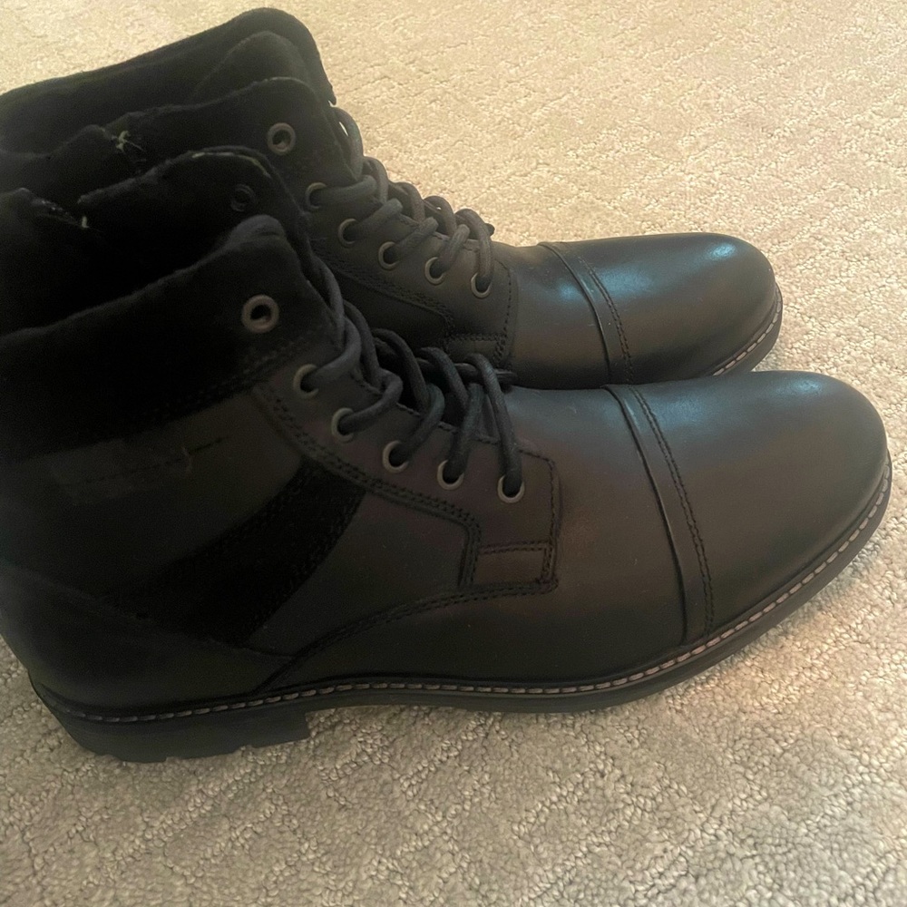 Men’s black high top shoes